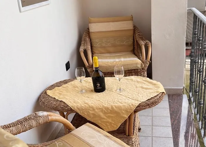 Bluebay Calabria Couette-café